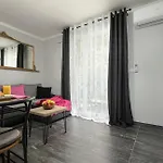 Apartment Nina, 200M From The Old Town Of Porec